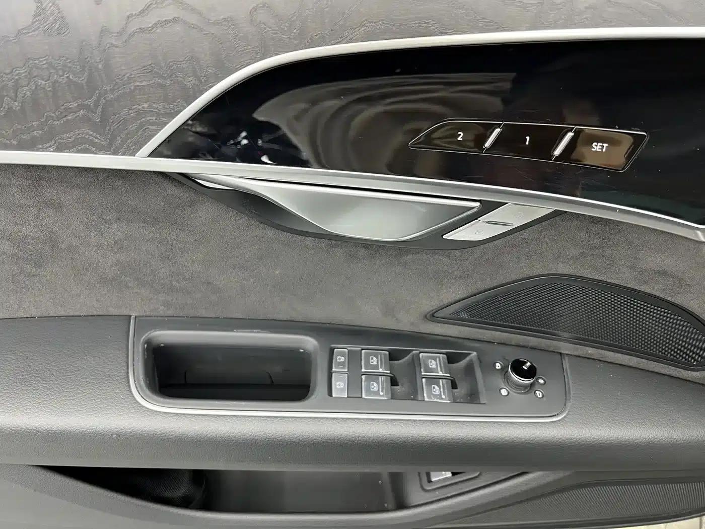 2021 Audi A8 A8L 50 TFSI quattro Comfort — миниатюра 6