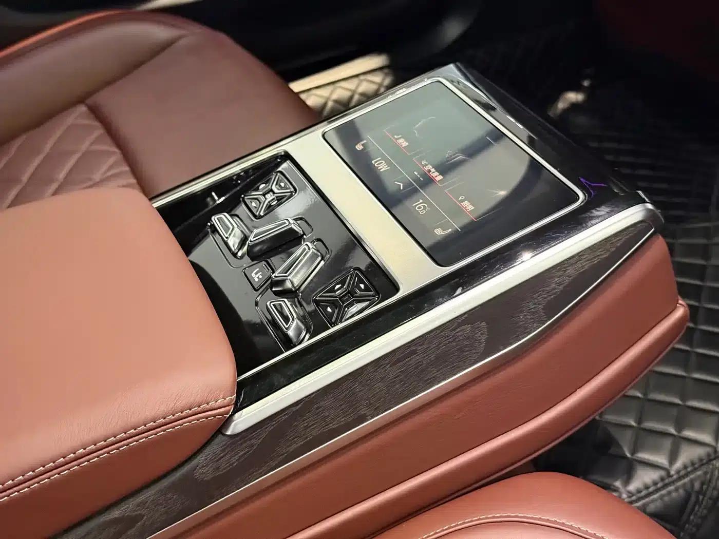 2023 Audi A8 A8L 50 TFSI quattro Premium Edition — миниатюра 11