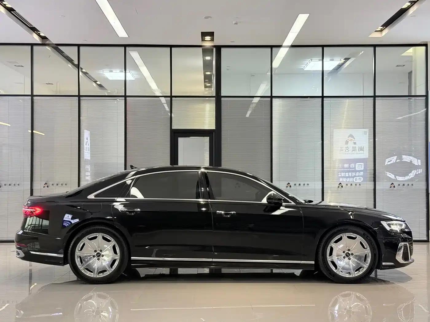 2023 Audi A8 A8L 50 TFSI quattro Premium Edition — миниатюра 16