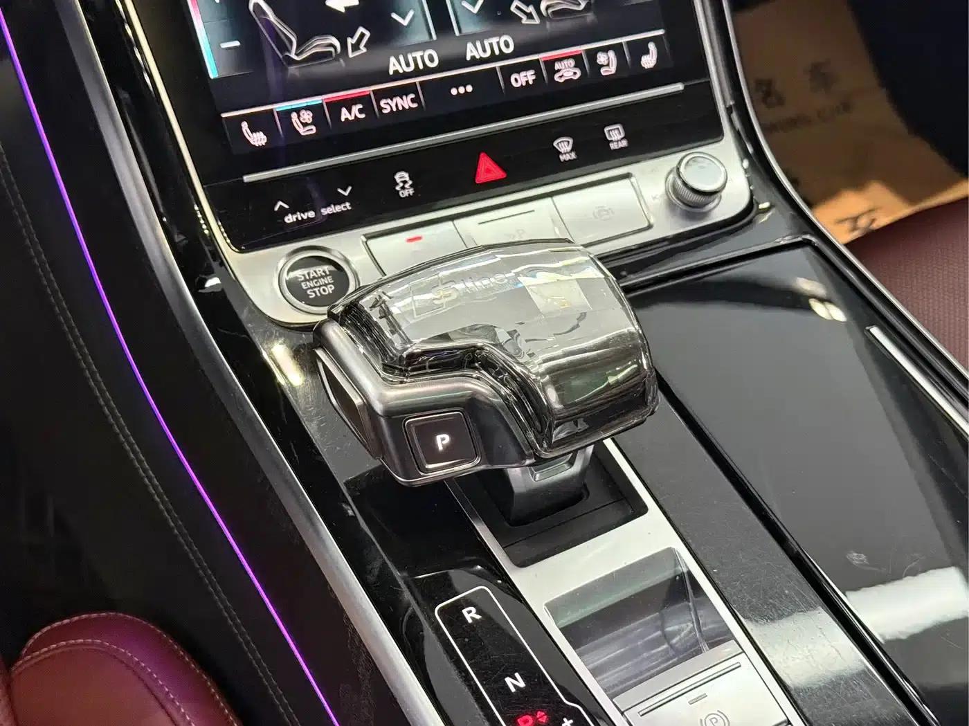 2023 Audi A8 A8L 50 TFSI quattro Premium Edition — миниатюра 9