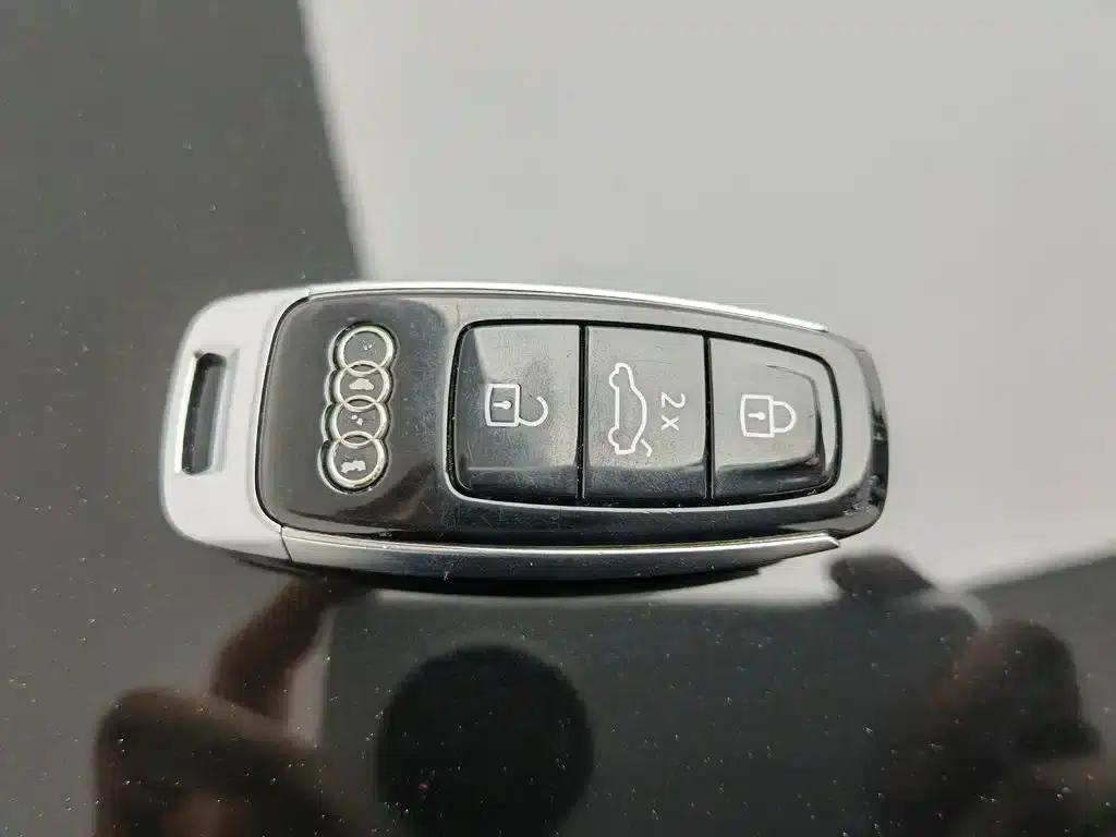 2019 Audi A8 A8L 50 TFSI quattro Comfort — миниатюра 19