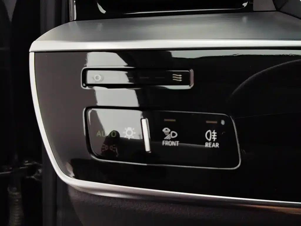2019 Audi A8 A8L 50 TFSI quattro Comfort — миниатюра 21