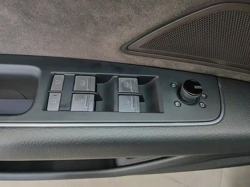 2019 Audi A8 A8L 50 TFSI quattro Comfort — миниатюра 9