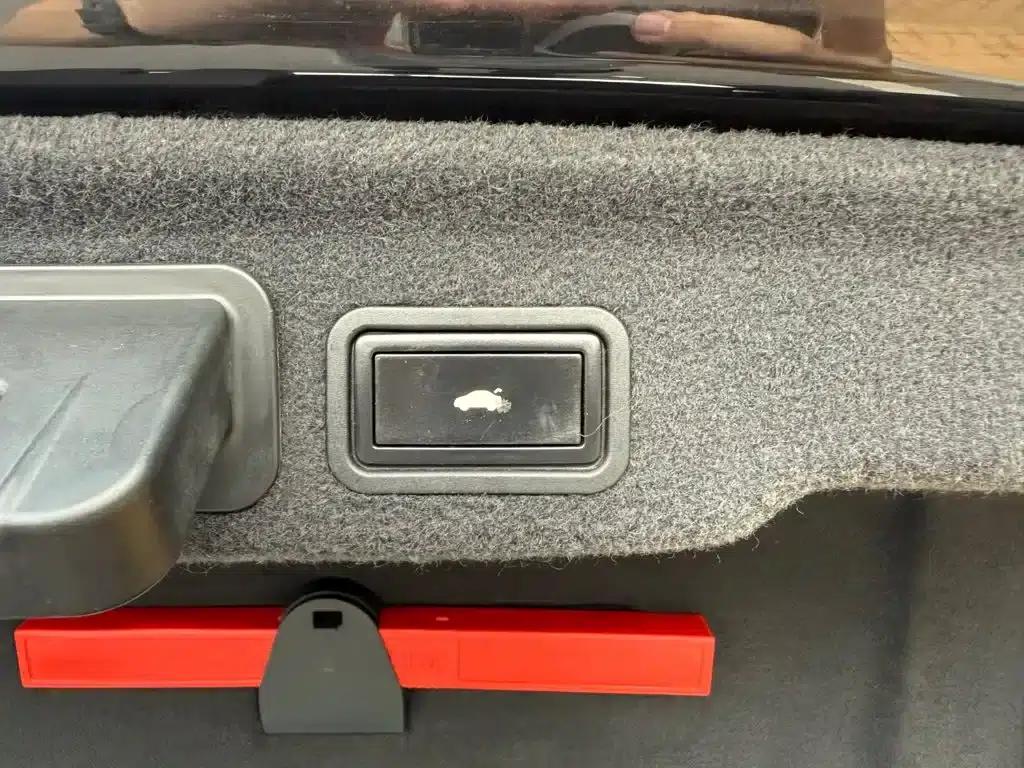 2012 Audi A8 A8L 6.3 FSI W12 quattro — миниатюра 14
