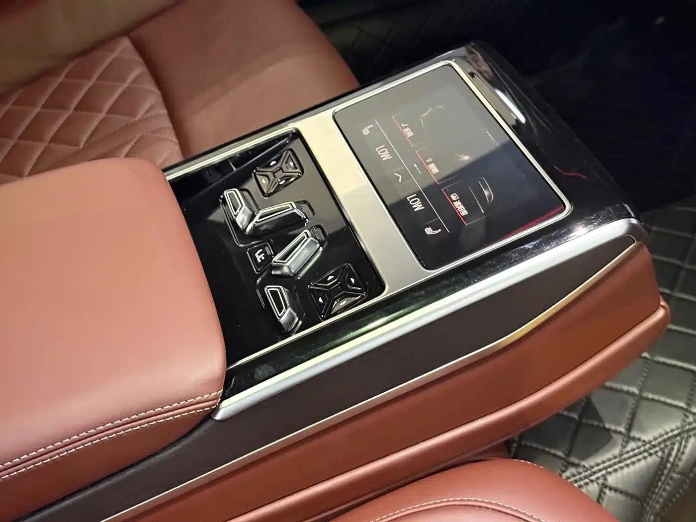 2023 Audi A8 A8L 50 TFSI quattro Premium Edition — миниатюра 11