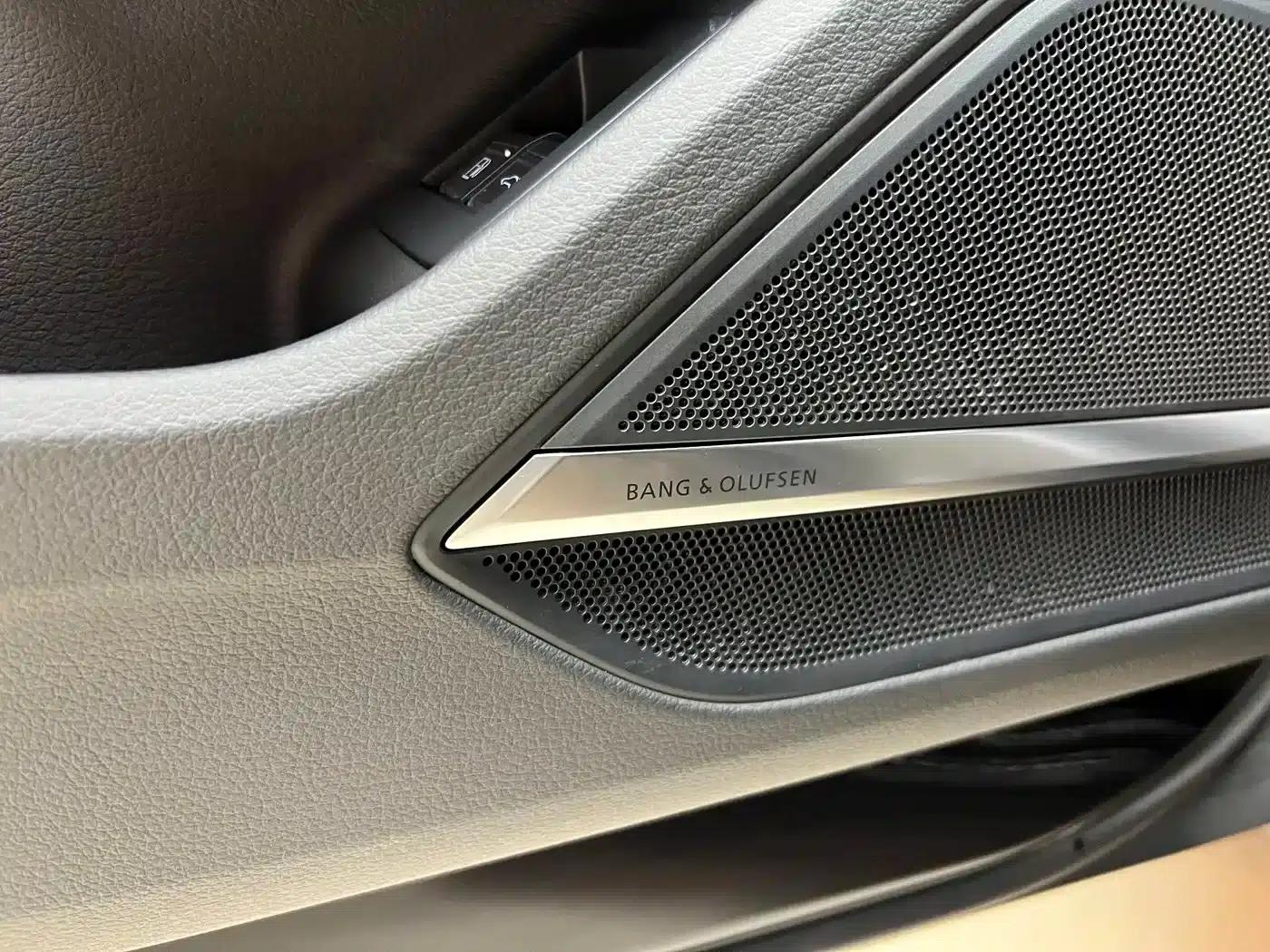Audi A8 PHEV 2022 A8L 60 TFSIe quattro Collector's Edition — миниатюра 13