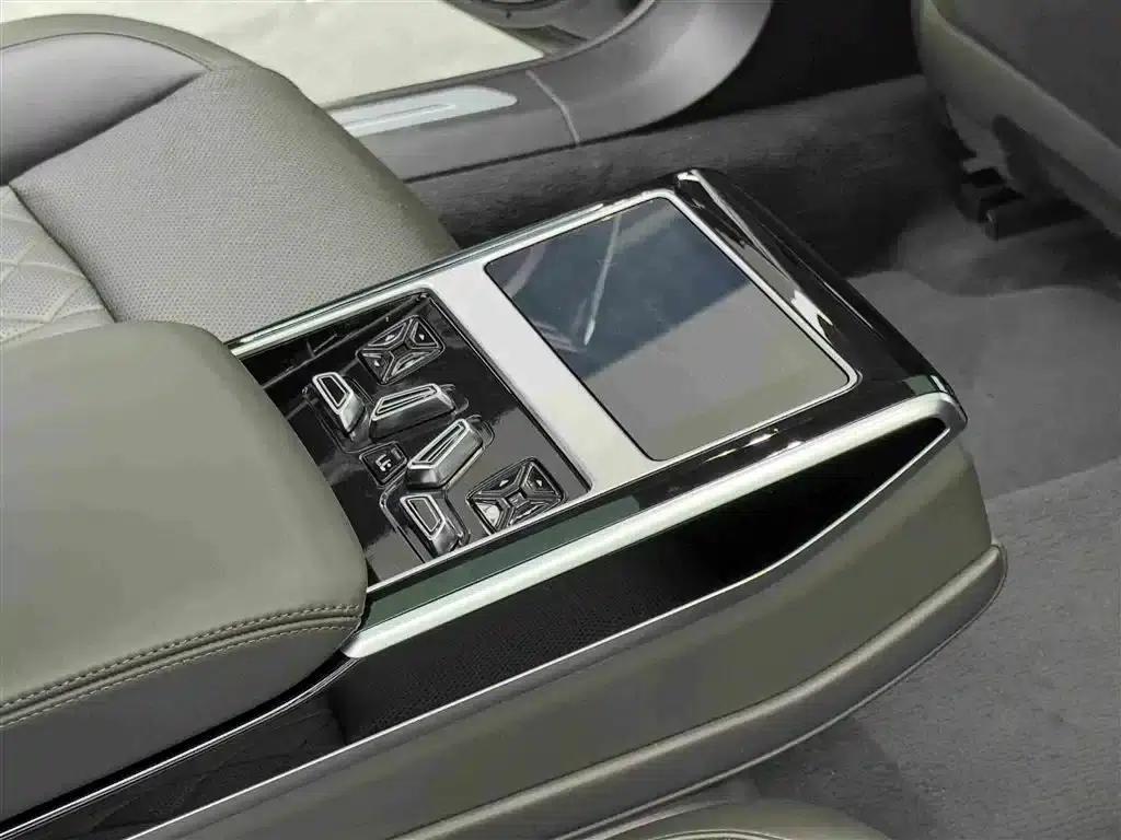 Audi A8 PHEV 2022 A8L 60 TFSIe quattro Collector's Edition — миниатюра 11