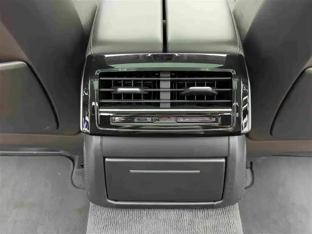Audi A8 PHEV 2022 A8L 60 TFSIe quattro Collector's Edition — миниатюра 14