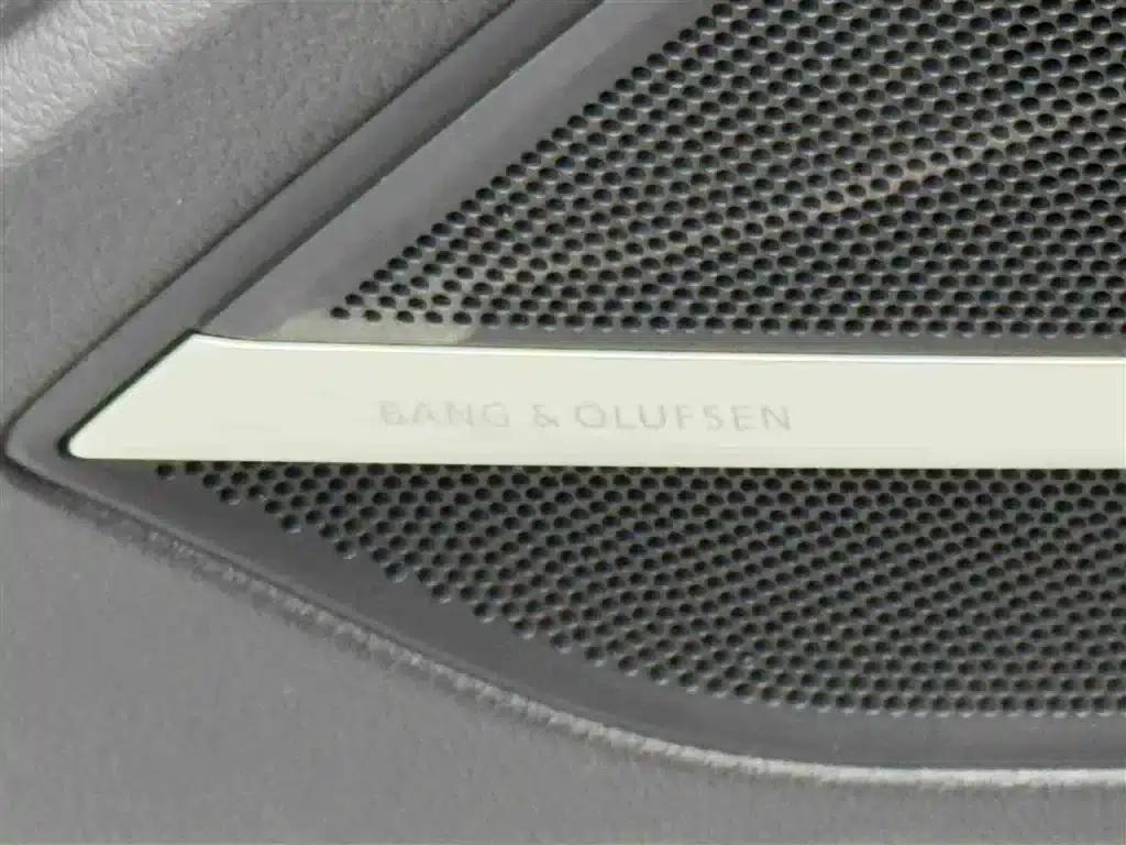 Audi A8 PHEV 2022 A8L 60 TFSIe quattro Collector's Edition — миниатюра 19