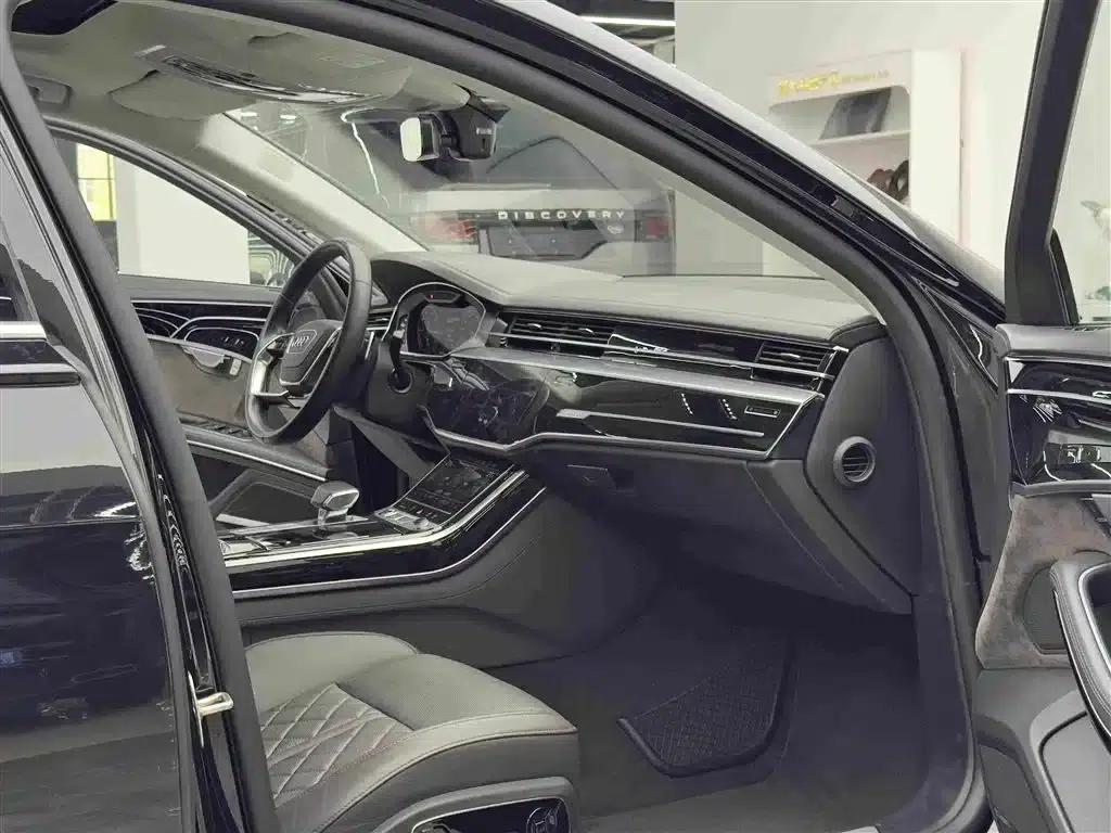 Audi A8 PHEV 2022 A8L 60 TFSIe quattro Collector's Edition — миниатюра 10