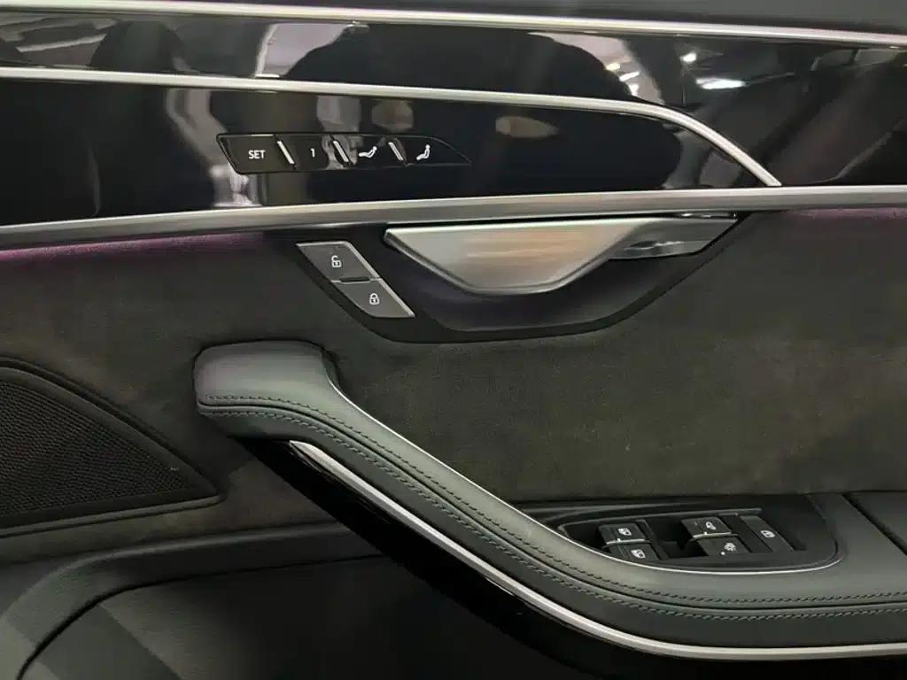 Audi A8 PHEV 2022 A8L 60 TFSIe quattro Collector's Edition — миниатюра 15
