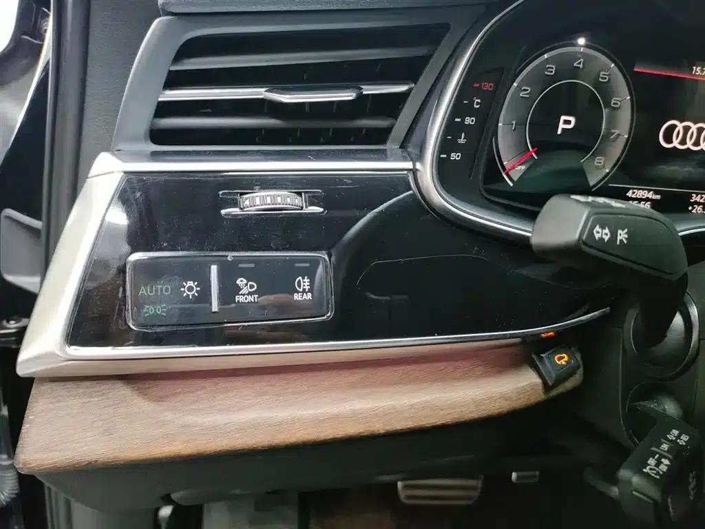 Audi Q7 2023 45 TFSI quattro S line Sport — миниатюра 10