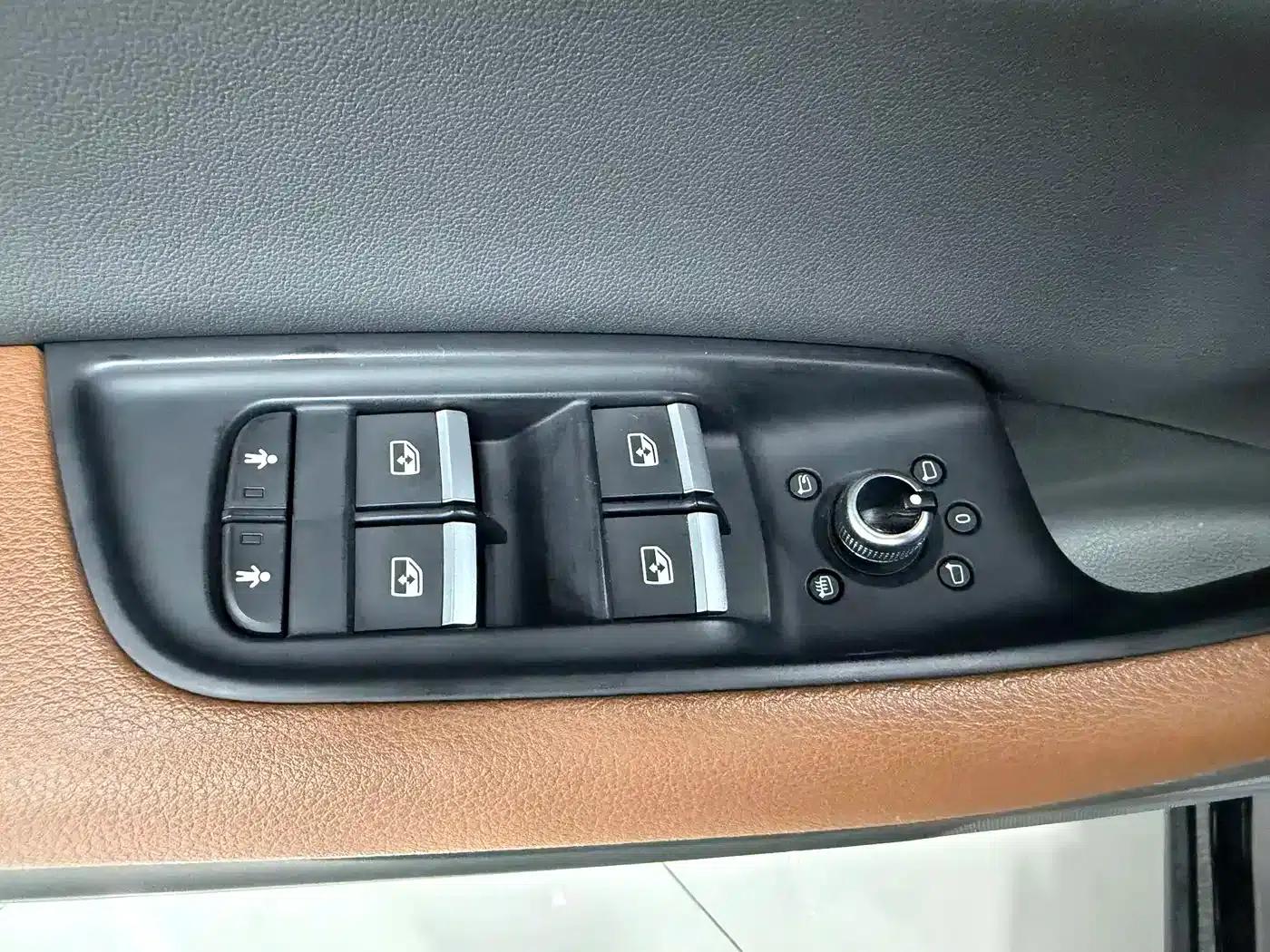 Audi Q7 2020 55 TFSI quattro S line Sport — миниатюра 15