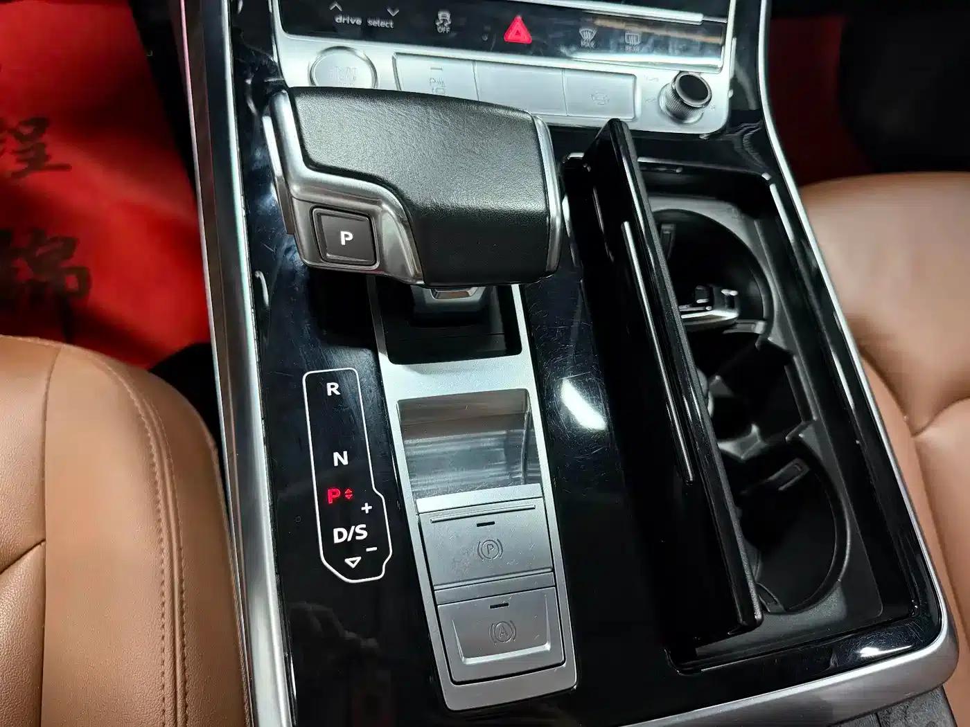 Audi Q7 2020 55 TFSI quattro S line Sport — миниатюра 16