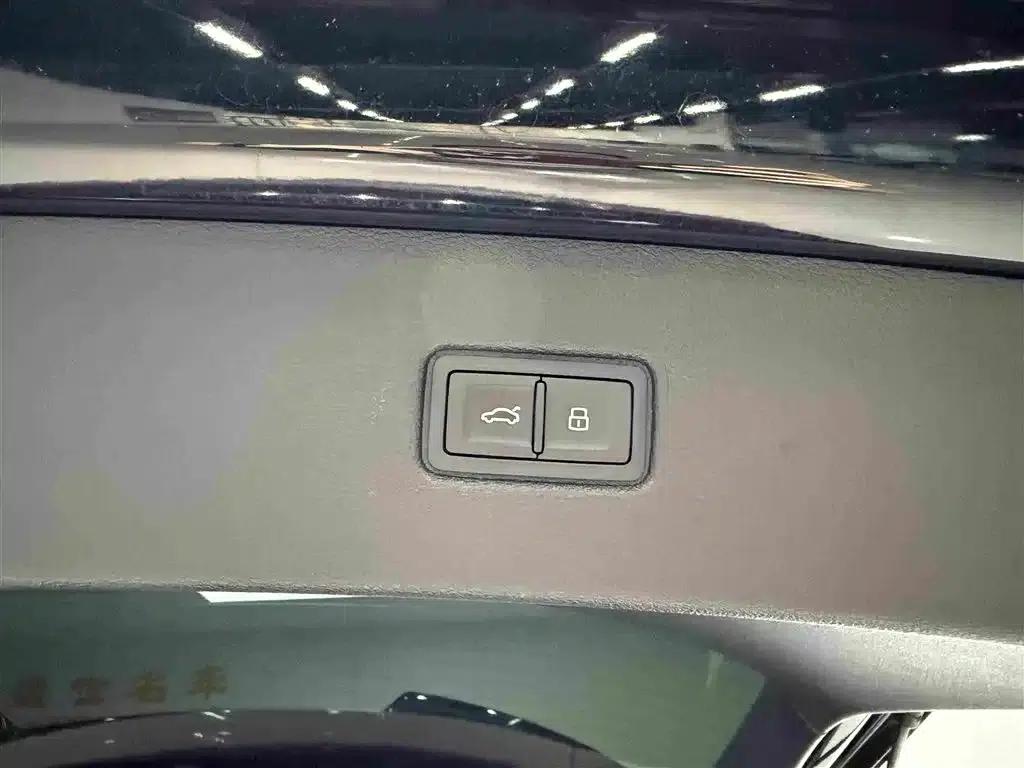 Audi Q7 2021 55 TFSI quattro S line Sport — миниатюра 16