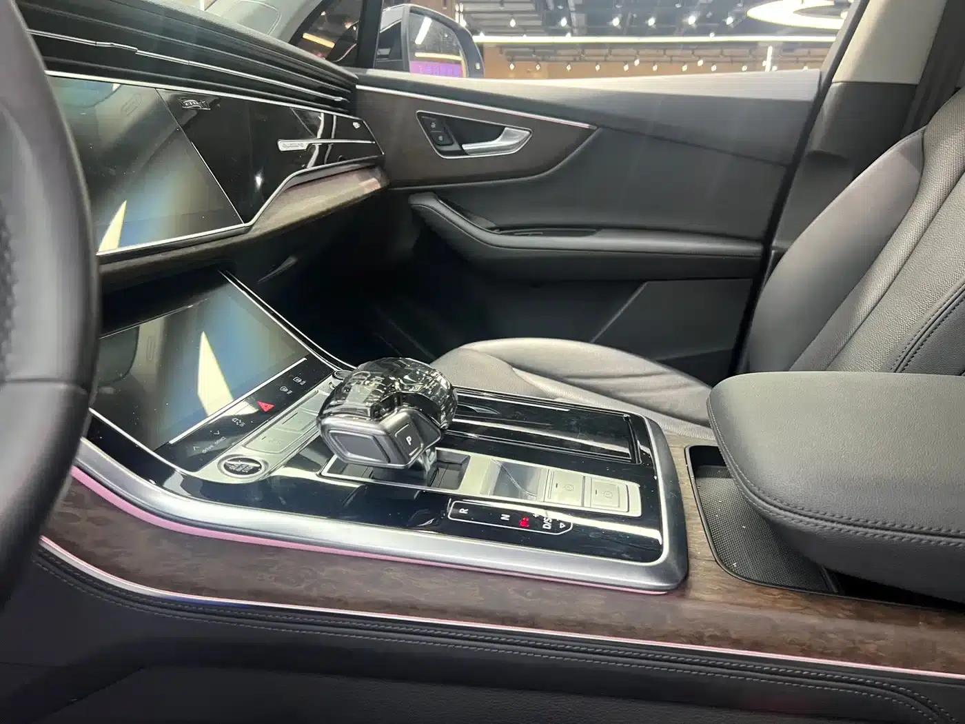 Audi Q7 2023 55 TFSI quattro S line Sport — миниатюра 9