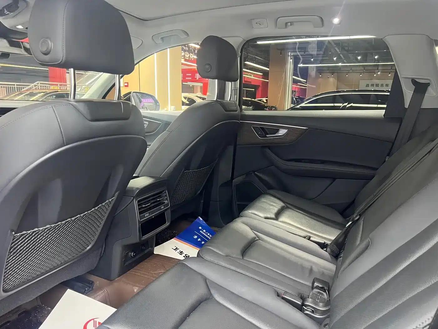 Audi Q7 2023 55 TFSI quattro S line Sport — миниатюра 10