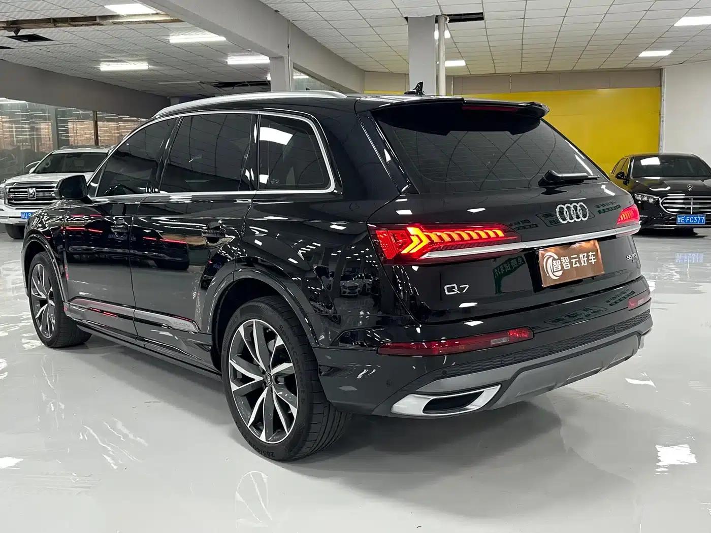 Audi Q7 2023 55 TFSI quattro S line Sport — миниатюра 7