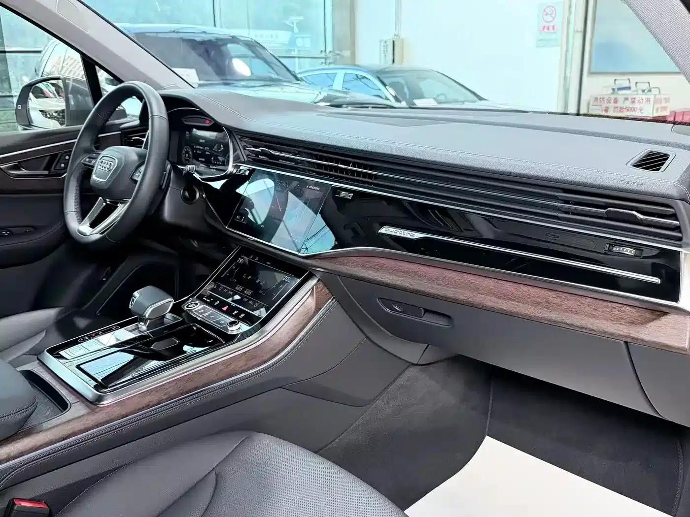 Audi Q7 2022 55 TFSI quattro S line Sport — миниатюра 19