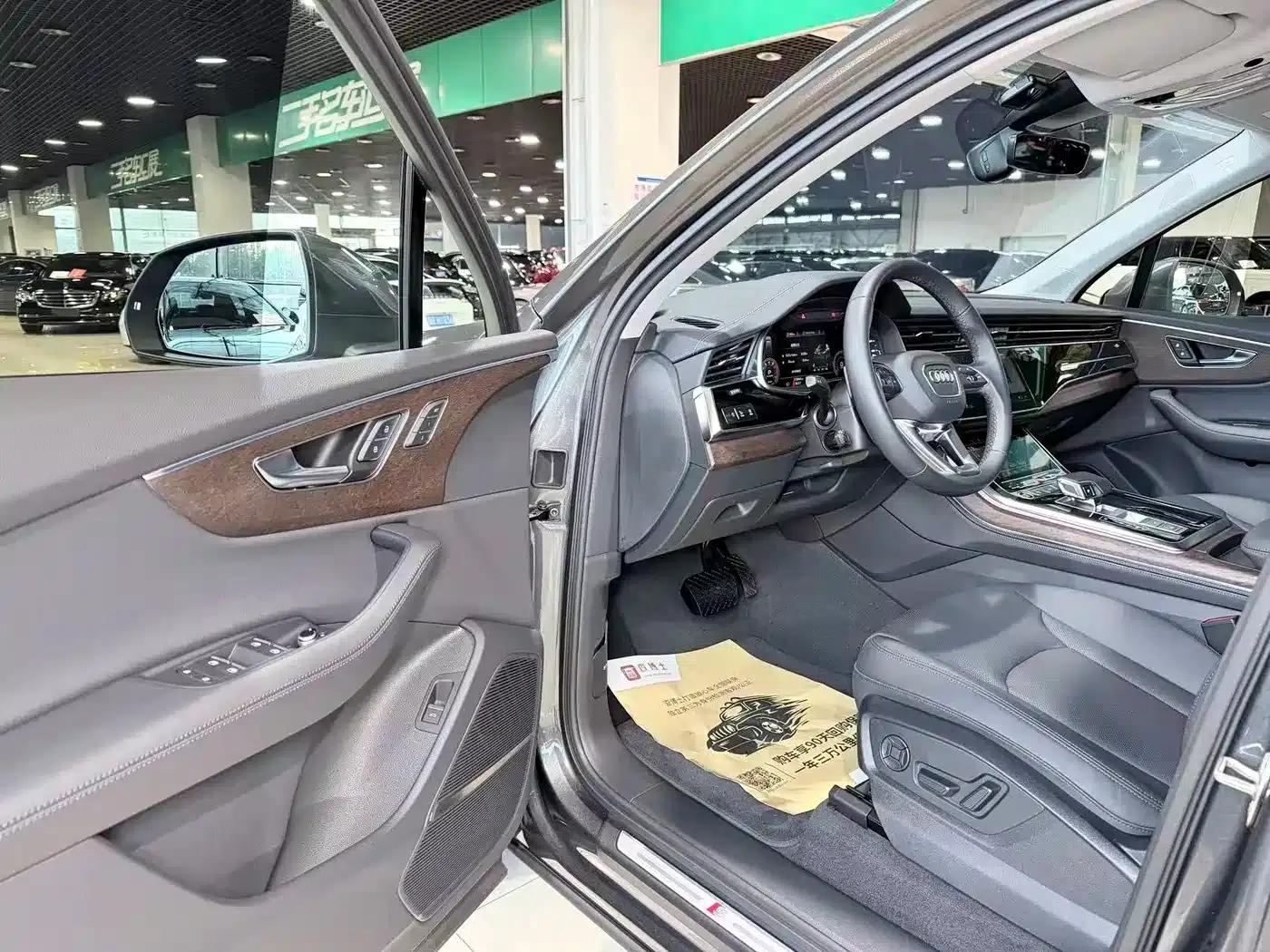 Audi Q7 2022 55 TFSI quattro S line Sport — миниатюра 4