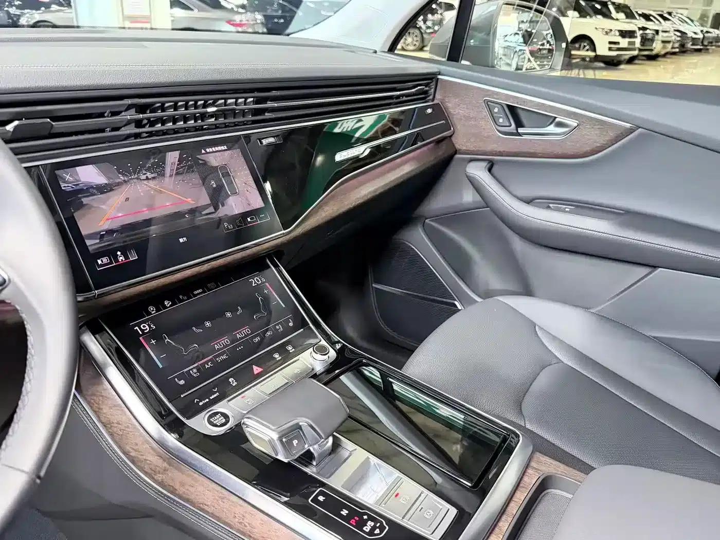 Audi Q7 2022 55 TFSI quattro S line Sport — миниатюра 8