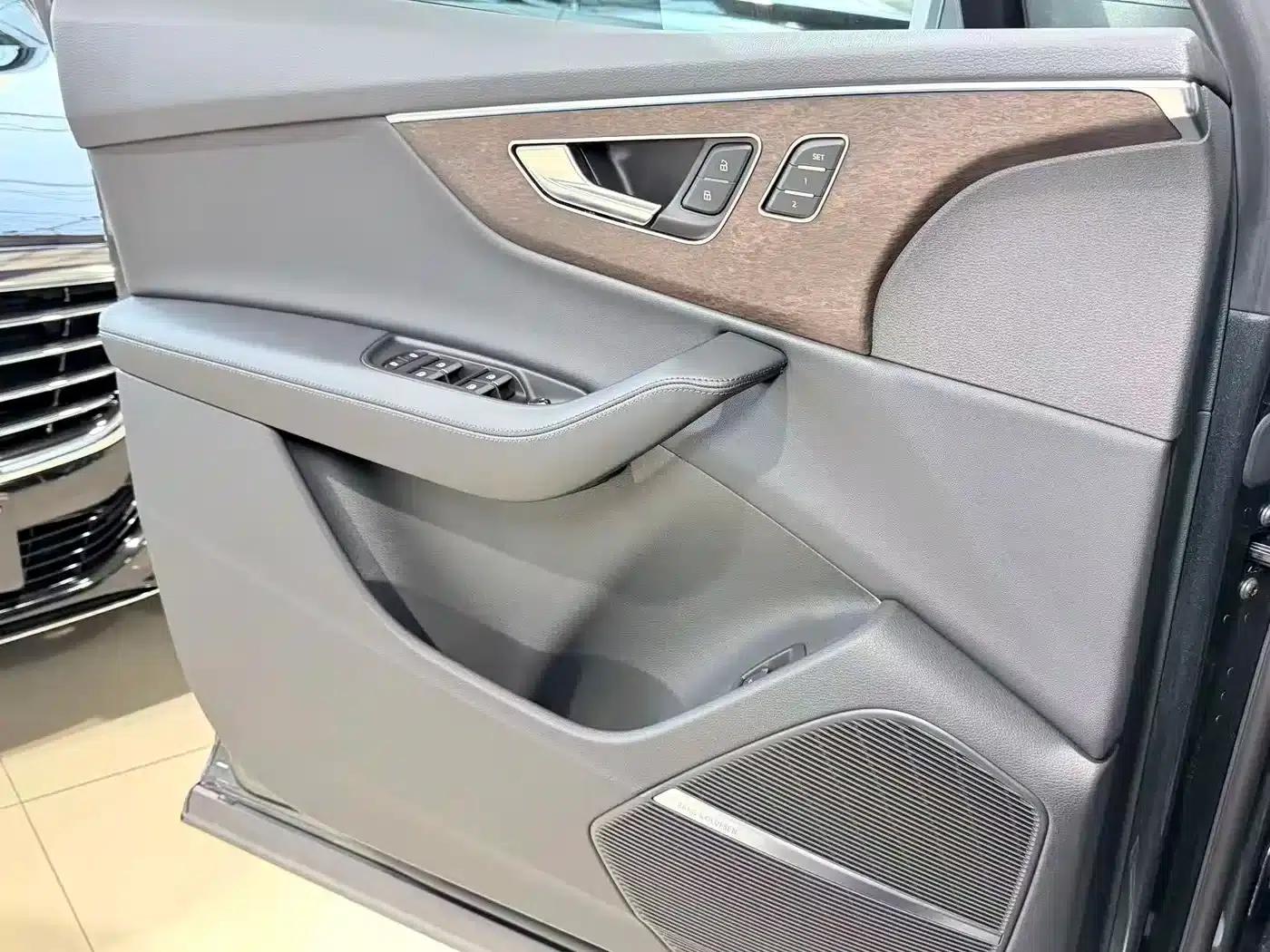 Audi Q7 2022 55 TFSI quattro S line Sport — миниатюра 10