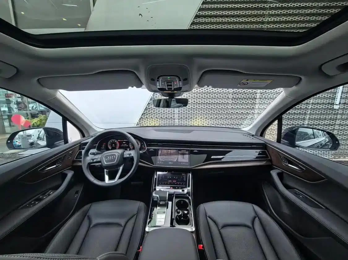 Audi Q7 2025 55 TFSI quattro S line Sport — миниатюра 8