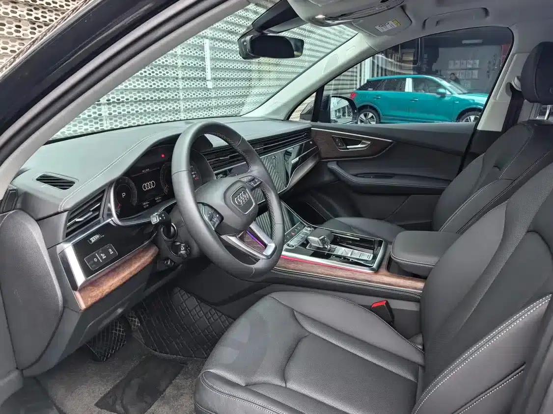 Audi Q7 2025 55 TFSI quattro S line Sport — миниатюра 10