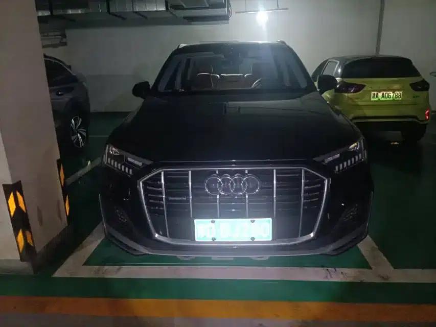 Audi Q7 2023 55 TFSI quattro S line Sport — миниатюра 1