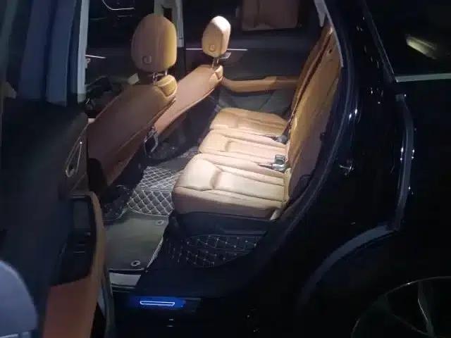 Audi Q7 2023 55 TFSI quattro S line Sport — миниатюра 5