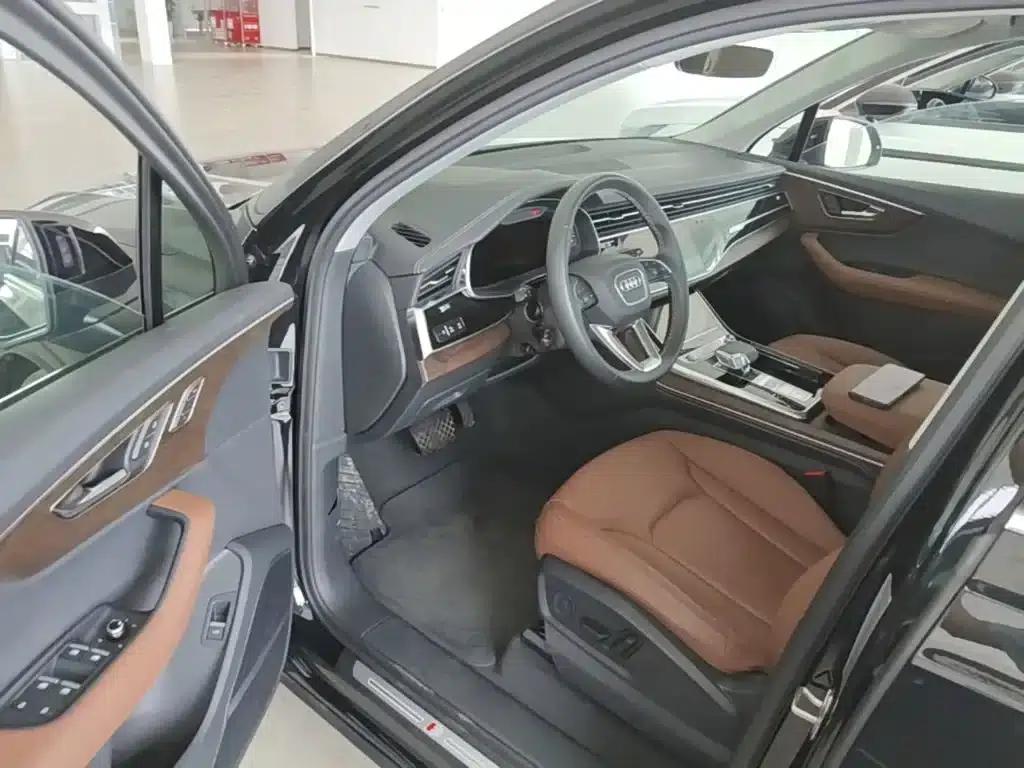 Audi Q7 2025 55 TFSI quattro S line Sport — миниатюра 23