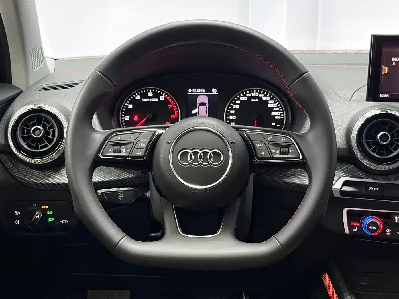 Audi Q2L 2022 35 TFSI RS Package Sport Edition — миниатюра 7