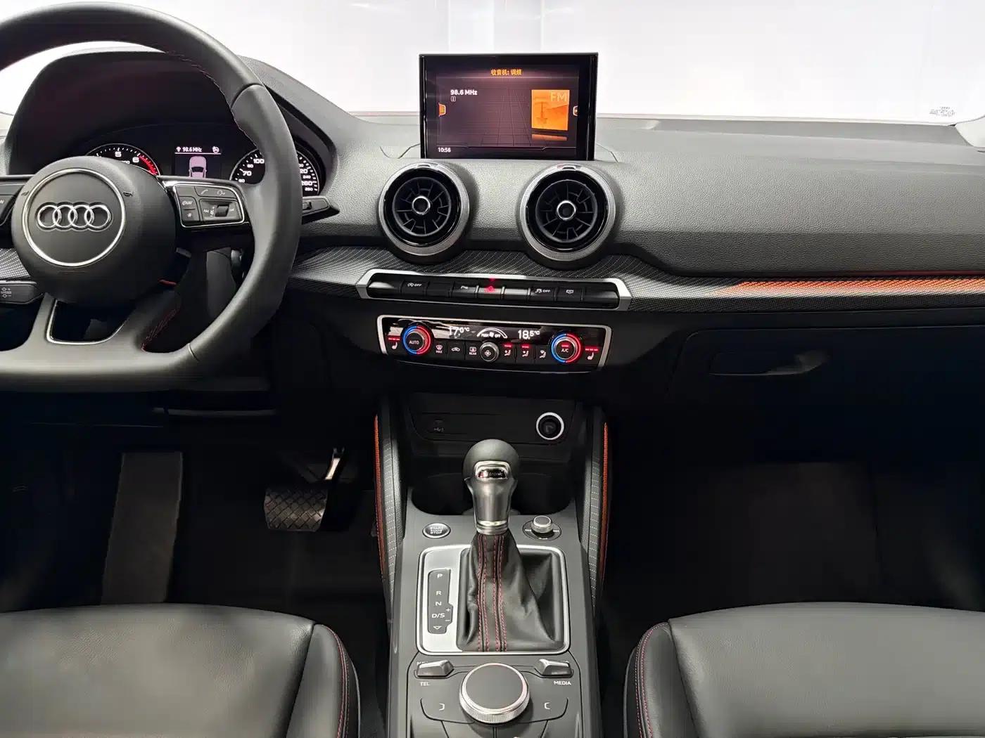 Audi Q2L 2022 35 TFSI RS Package Sport Edition — миниатюра 9