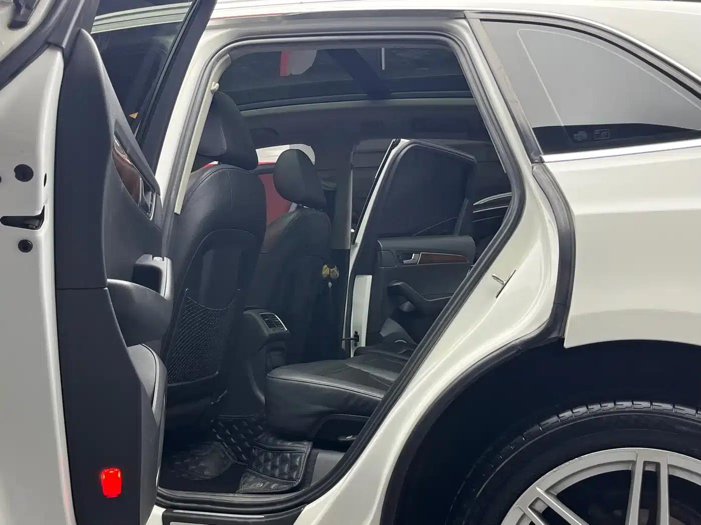 2010 Audi Q5 Imported Model 2.0TFSI Sport Edition — миниатюра 12