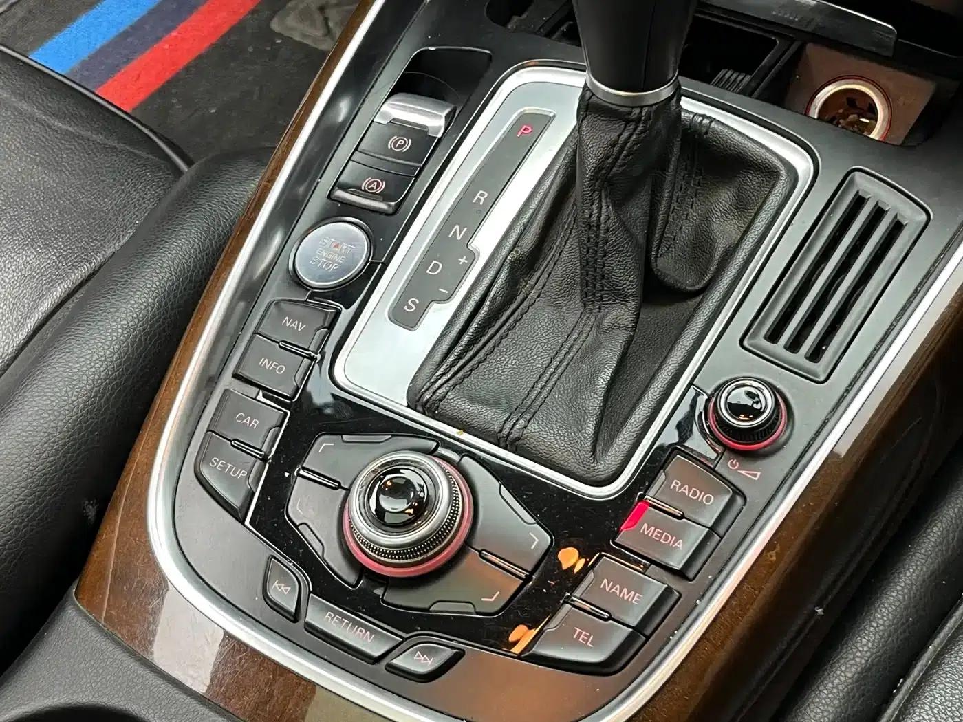 2010 Audi Q5 Imported Model 2.0TFSI Sport Edition — миниатюра 25