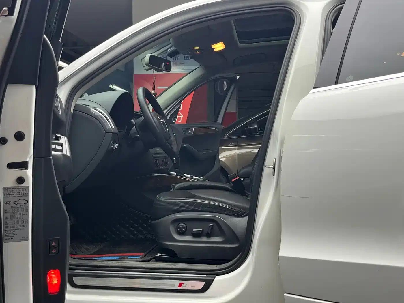 2010 Audi Q5 Imported Model 2.0TFSI Sport Edition — миниатюра 10