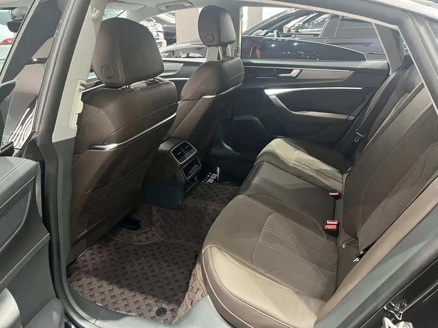 Audi A7L 2024 45TFSI S-line Dream Edition Crystal Package — миниатюра 9