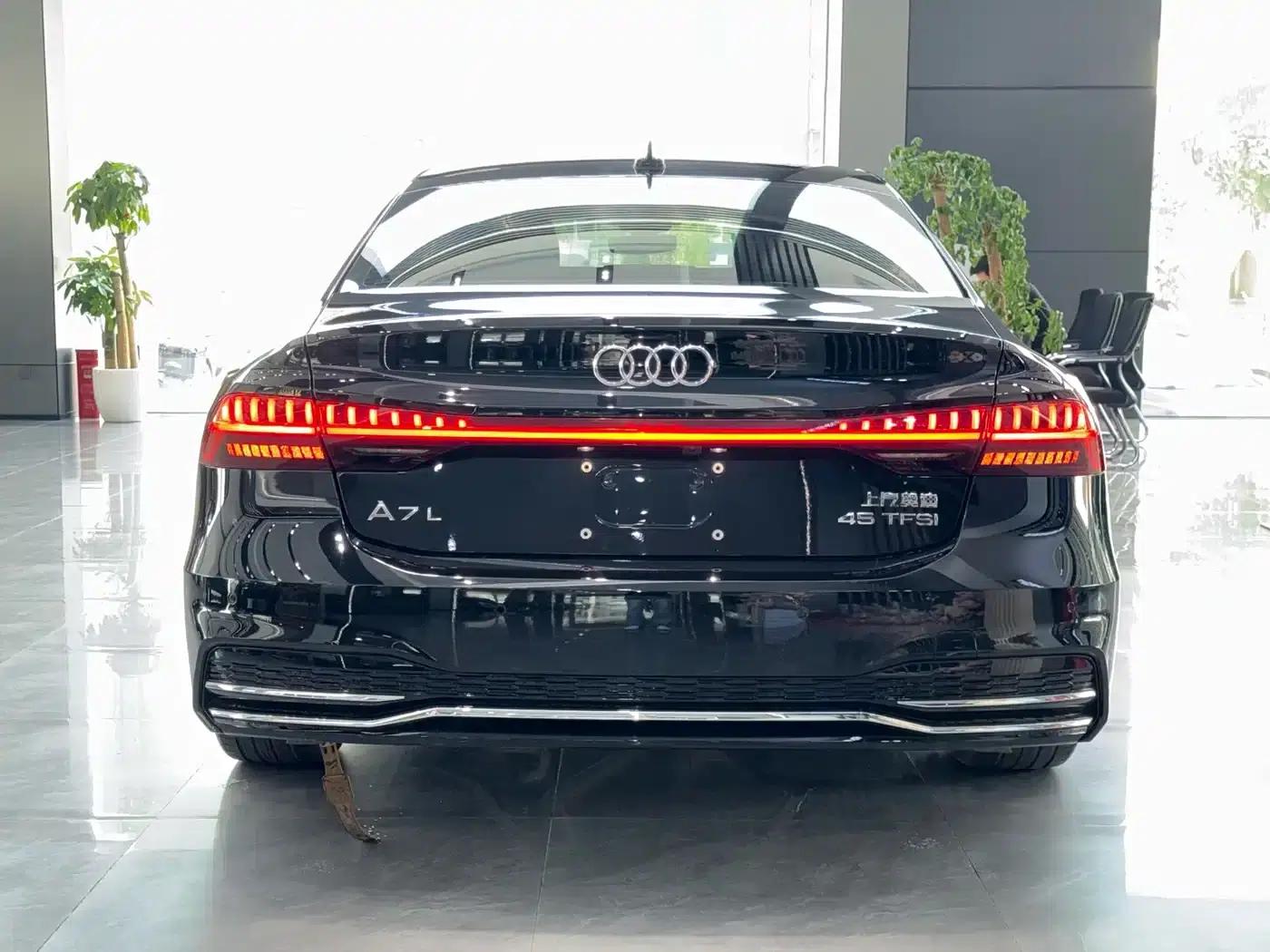 Audi A7L 2024 45TFSI S-line Dream Edition Crystal Package — миниатюра 10