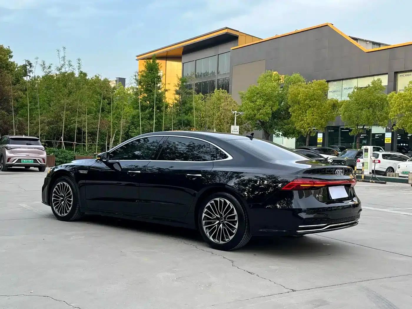 Audi A7L 2024 45TFSI S-line Dream Edition Crystal Package — миниатюра 16