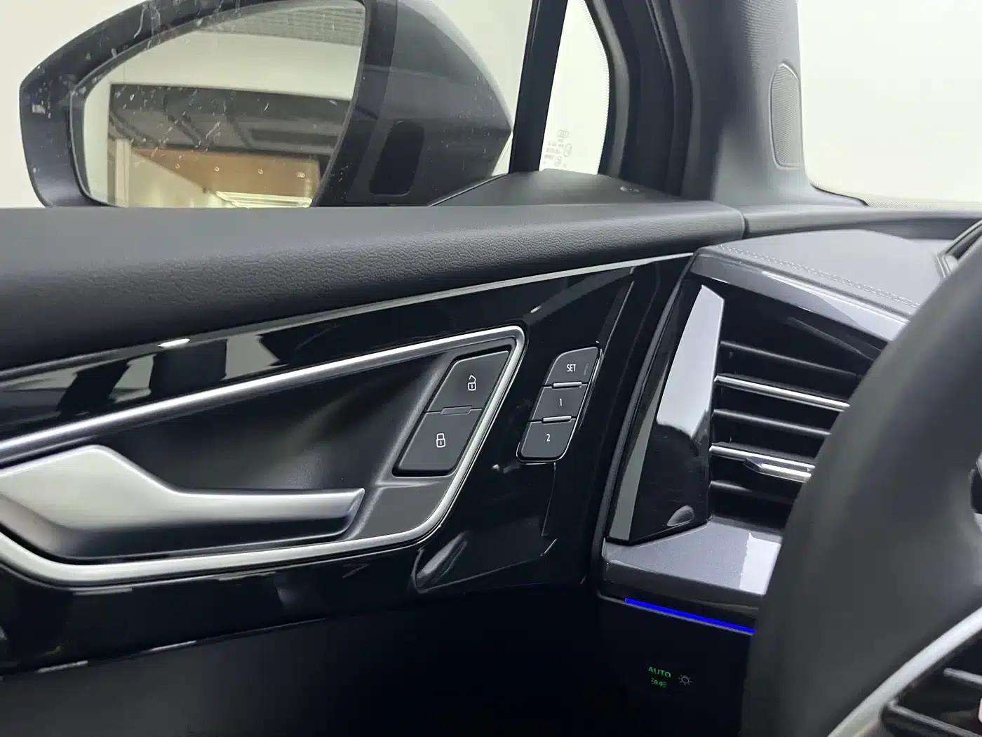 Audi Q4 e-tron 2023 Model 40 e-tron Trailblazer — миниатюра 11