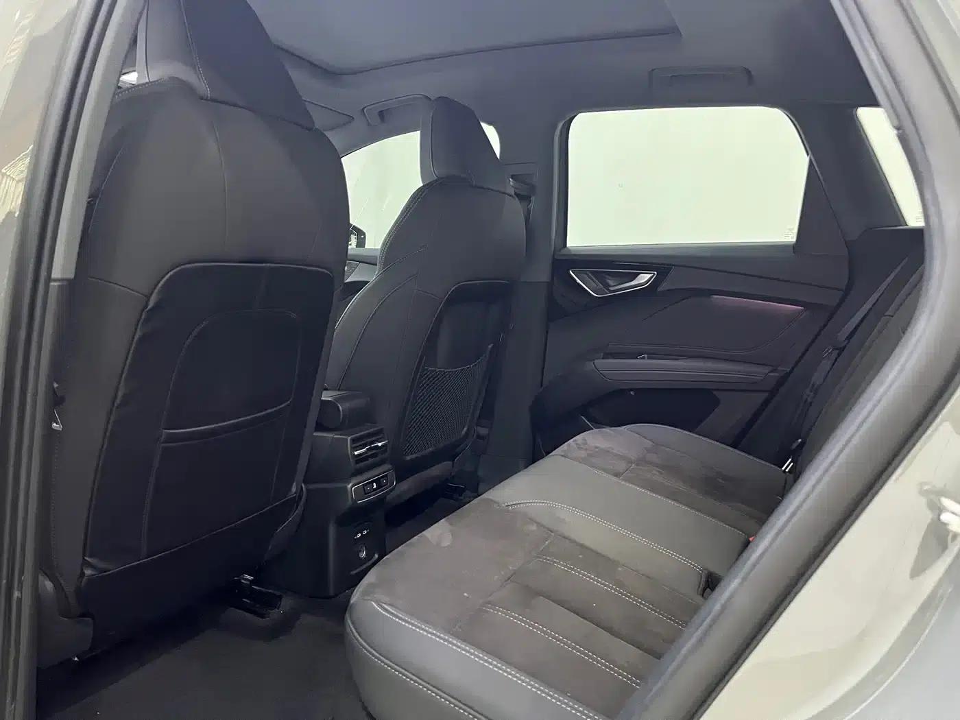 Audi Q4 e-tron 2023 Model 40 e-tron Trailblazer — миниатюра 13