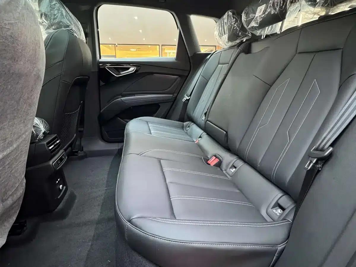 Audi Q4 e-tron 2024 Model 40 e-tron Adventure Edition — миниатюра 11
