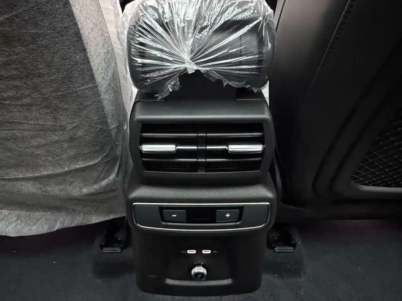 Audi Q4 e-tron 2024 Model 40 e-tron Adventure Edition — миниатюра 14