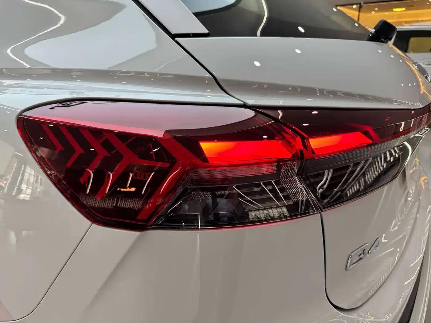 Audi Q4 e-tron 2024 Model 40 e-tron Adventure Edition — миниатюра 32