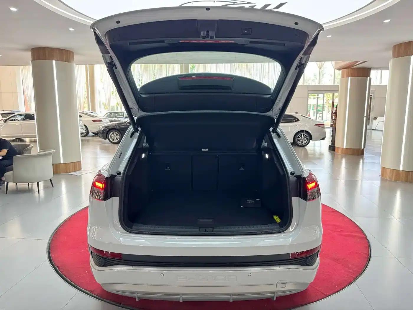 Audi Q4 e-tron 2024 Model 40 e-tron Adventure Edition — миниатюра 36