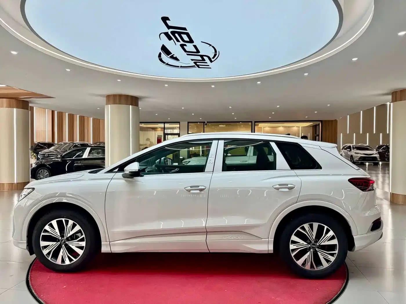 Audi Q4 e-tron 2024 Model 40 e-tron Adventure Edition — миниатюра 6