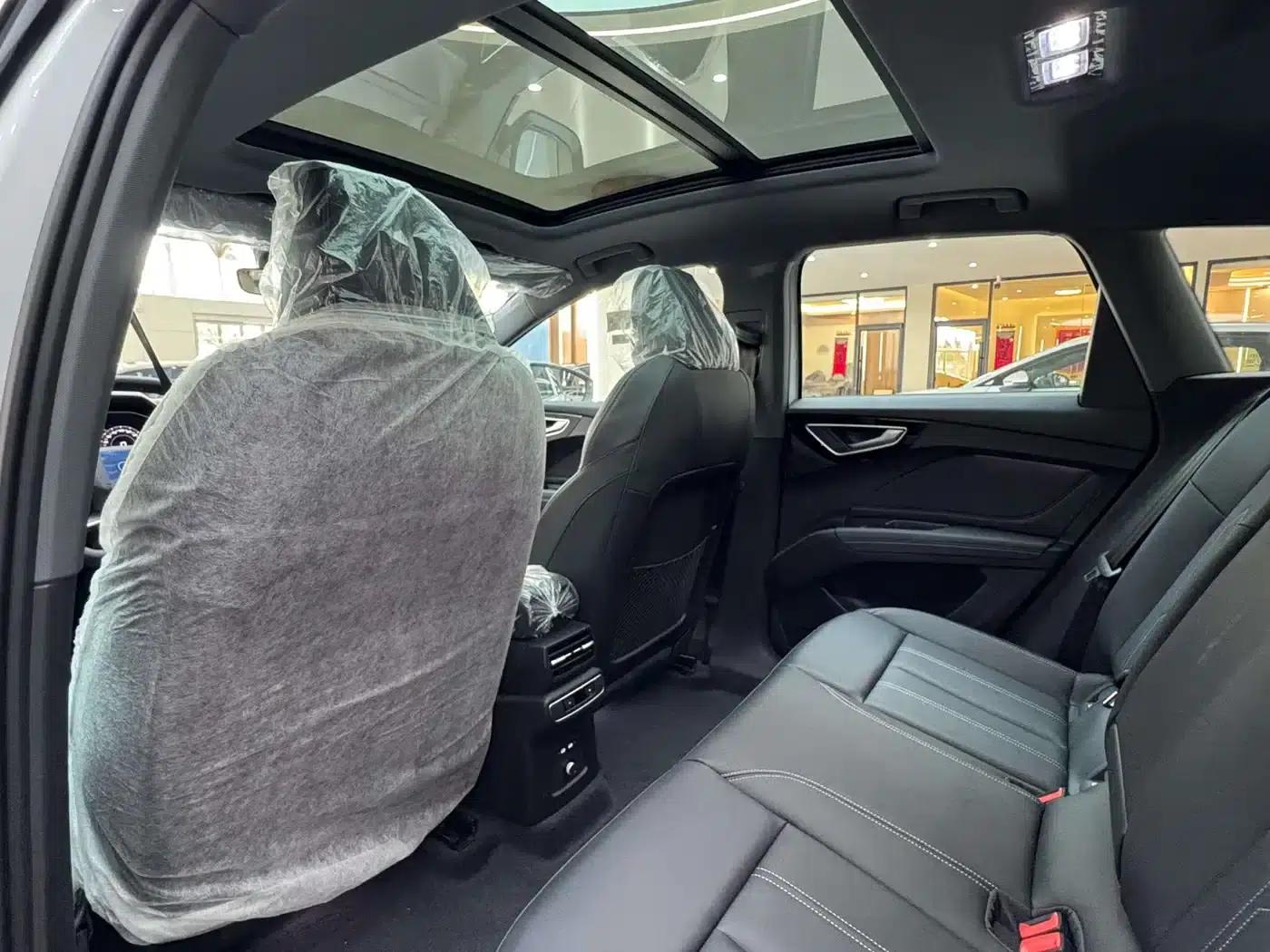 Audi Q4 e-tron 2024 Model 40 e-tron Adventure Edition — миниатюра 10