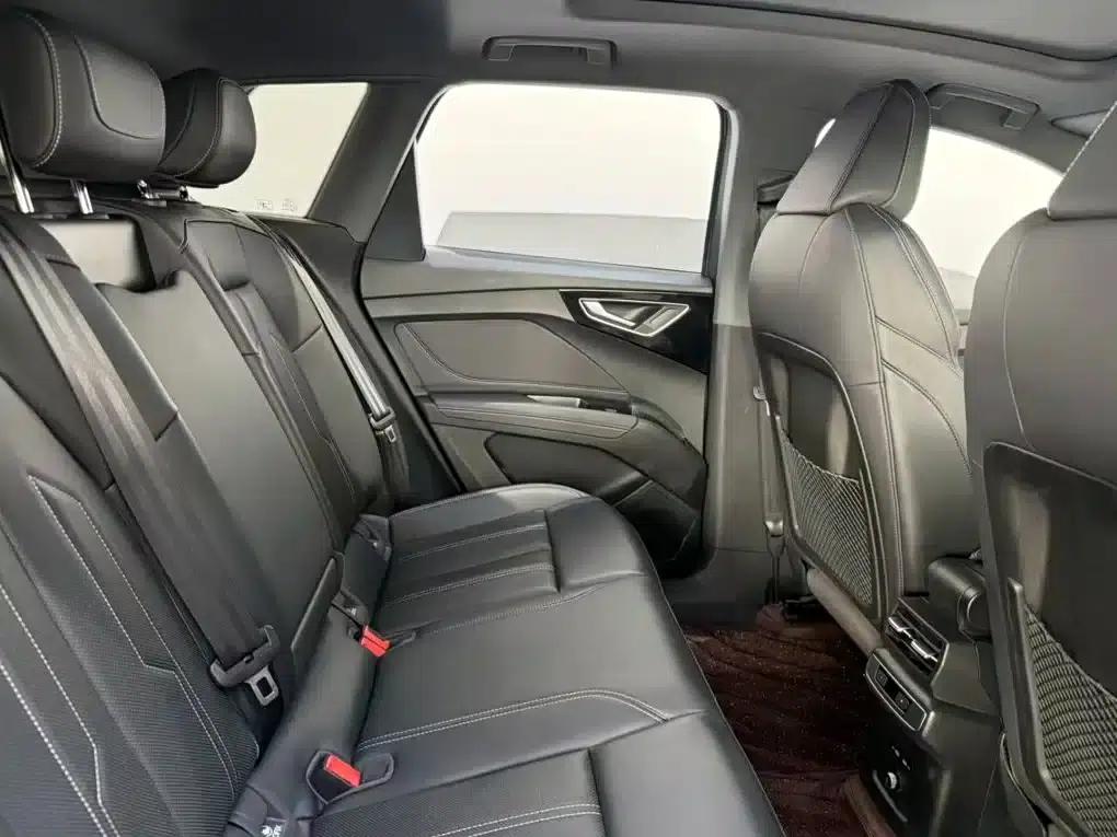 Audi Q4 e-tron 2023 Model 40 e-tron Trailblazer — миниатюра 8