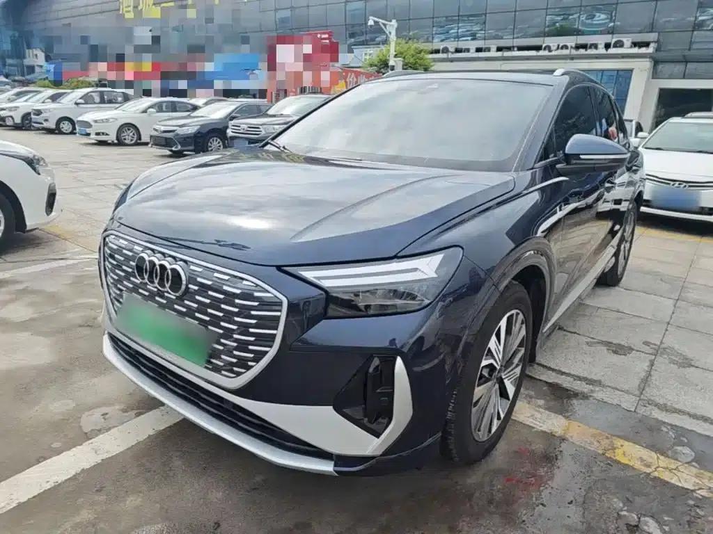 Audi Q4 e-tron 2023 Model 40 e-tron Adventure Edition — миниатюра 1