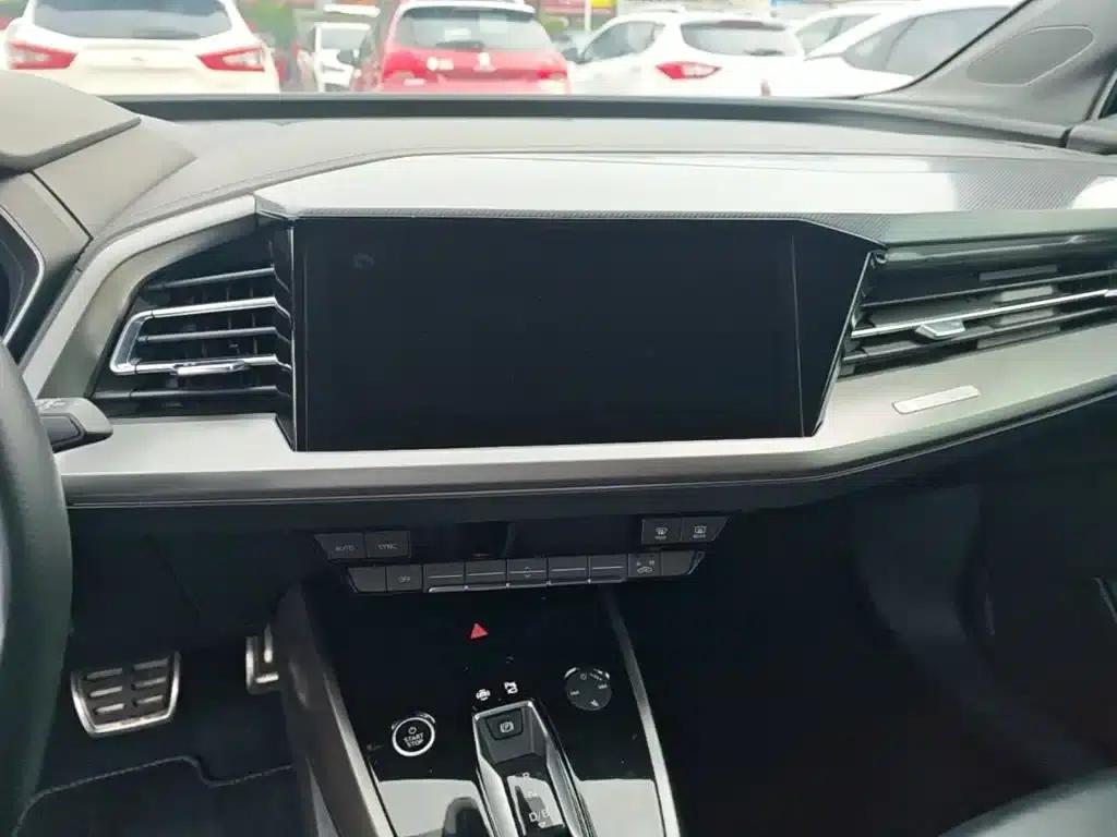 Audi Q4 e-tron 2023 Model 40 e-tron Adventure Edition — миниатюра 13
